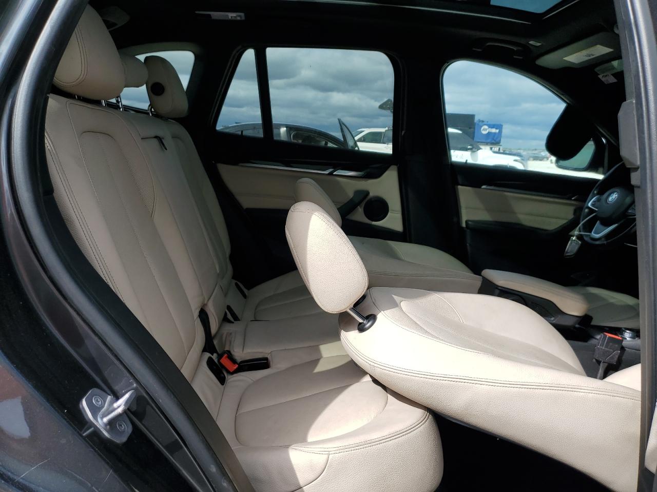 2016 BMW X1 - Image 11