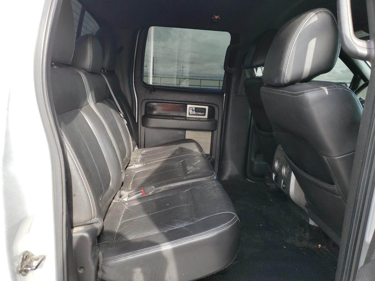 2011 Ford F-150 - Image 12
