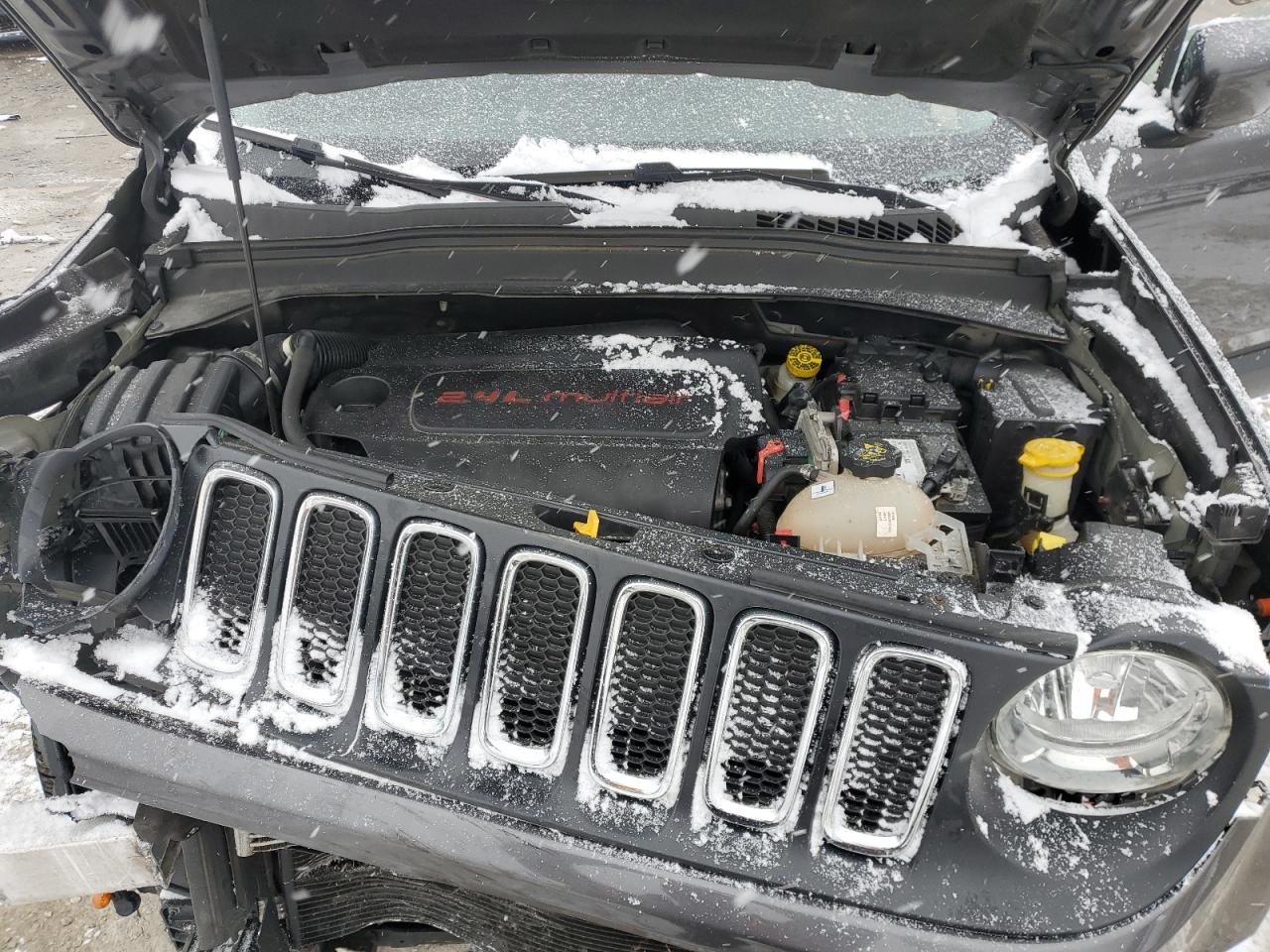 2017 Jeep Renegade - Image 13
