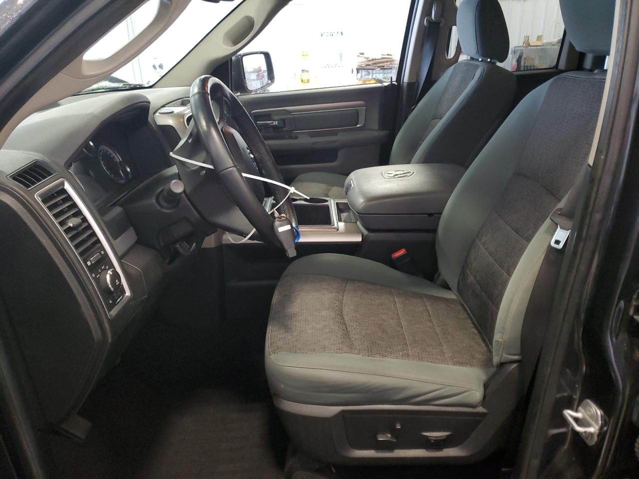 2014 RAM 1500 - Image 7
