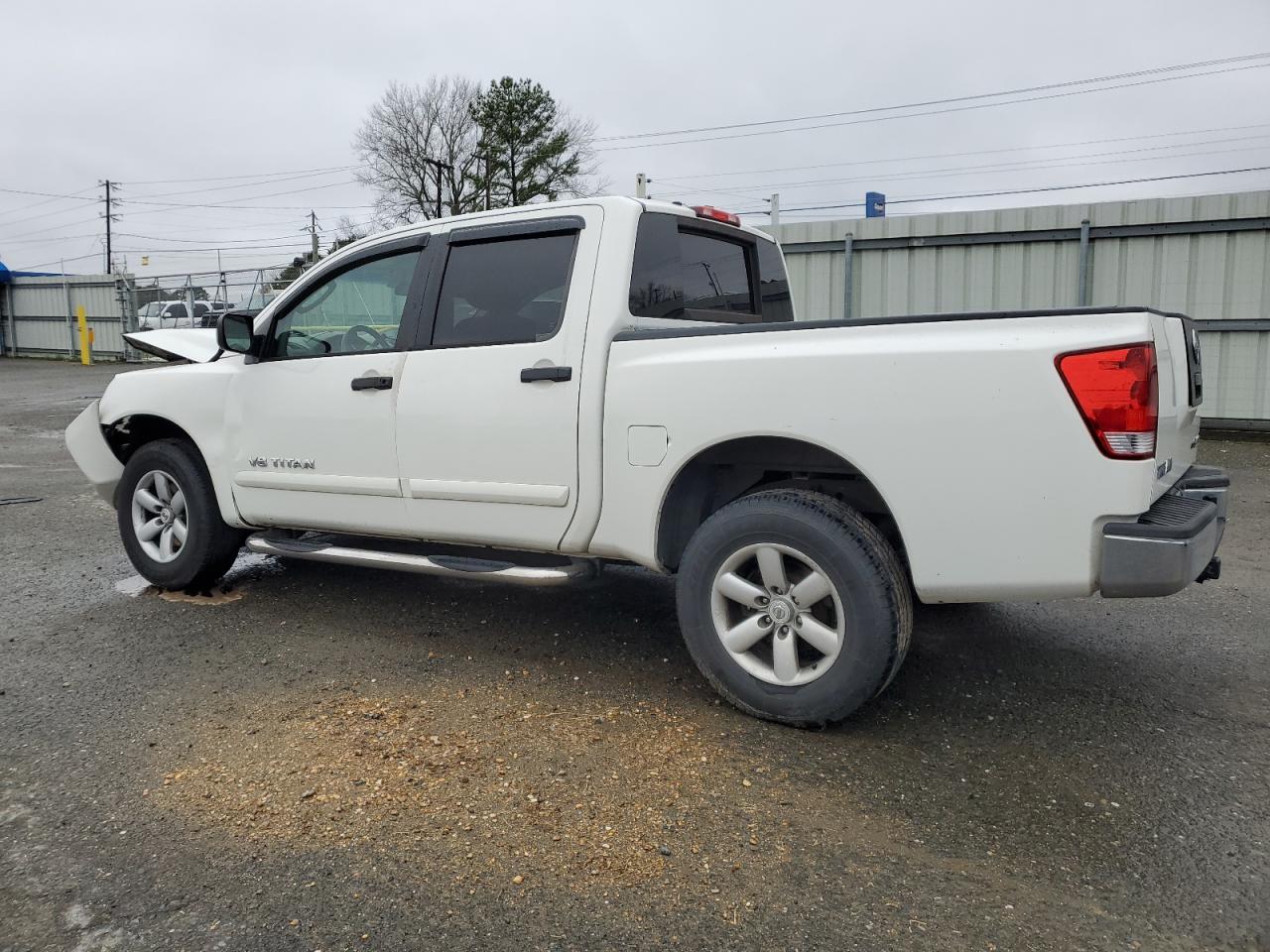 2010 Nissan Titan - Image 2