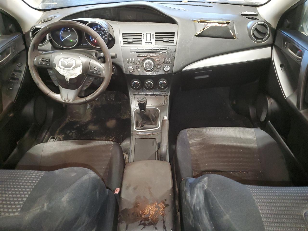 2013 Mazda 3 - Image 8