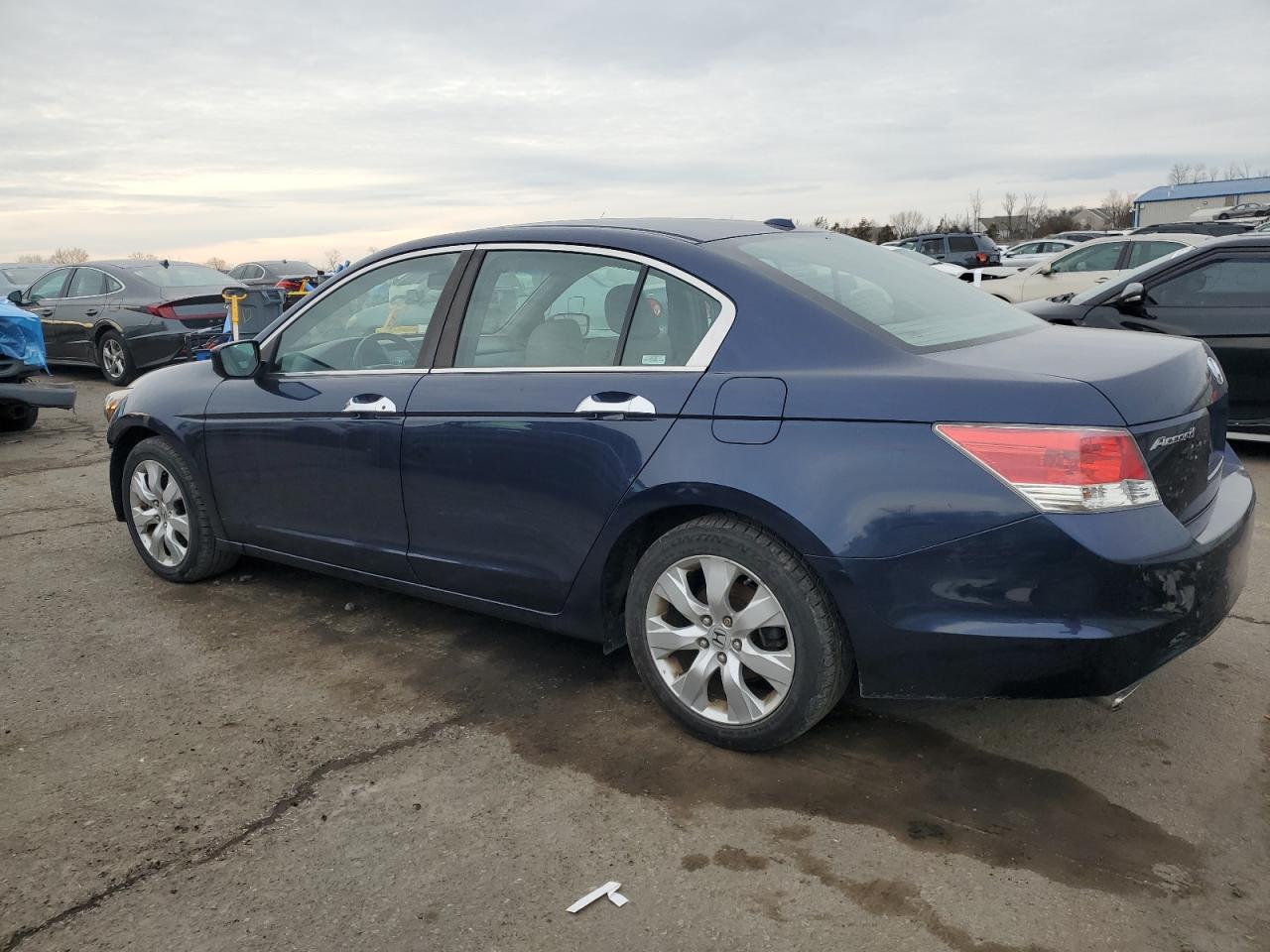 2009 Honda Accord - Image 2