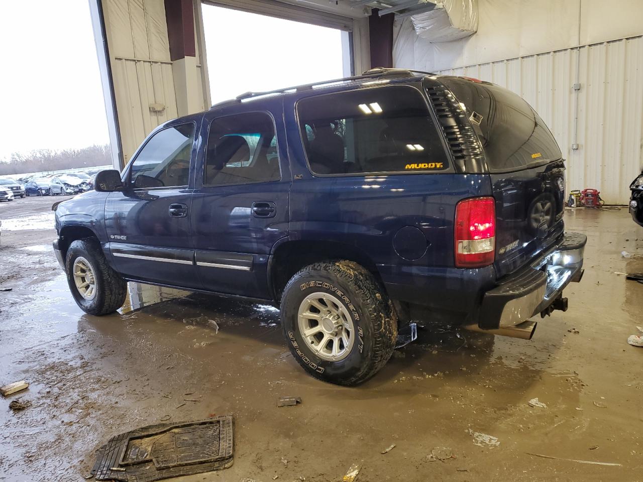 2001 Chevrolet Tahoe - Image 2