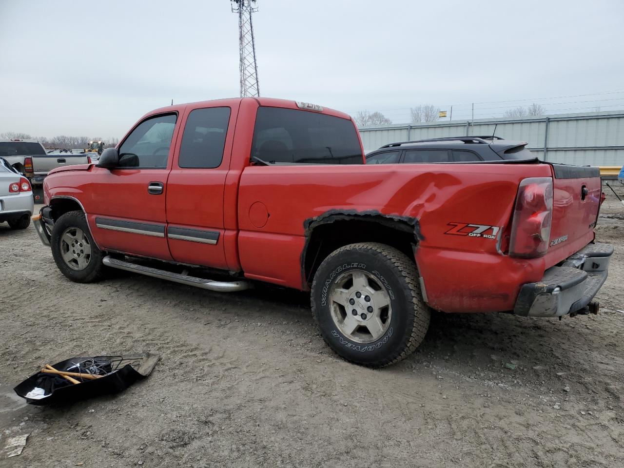 2005 Chevrolet Silverado - Image 2