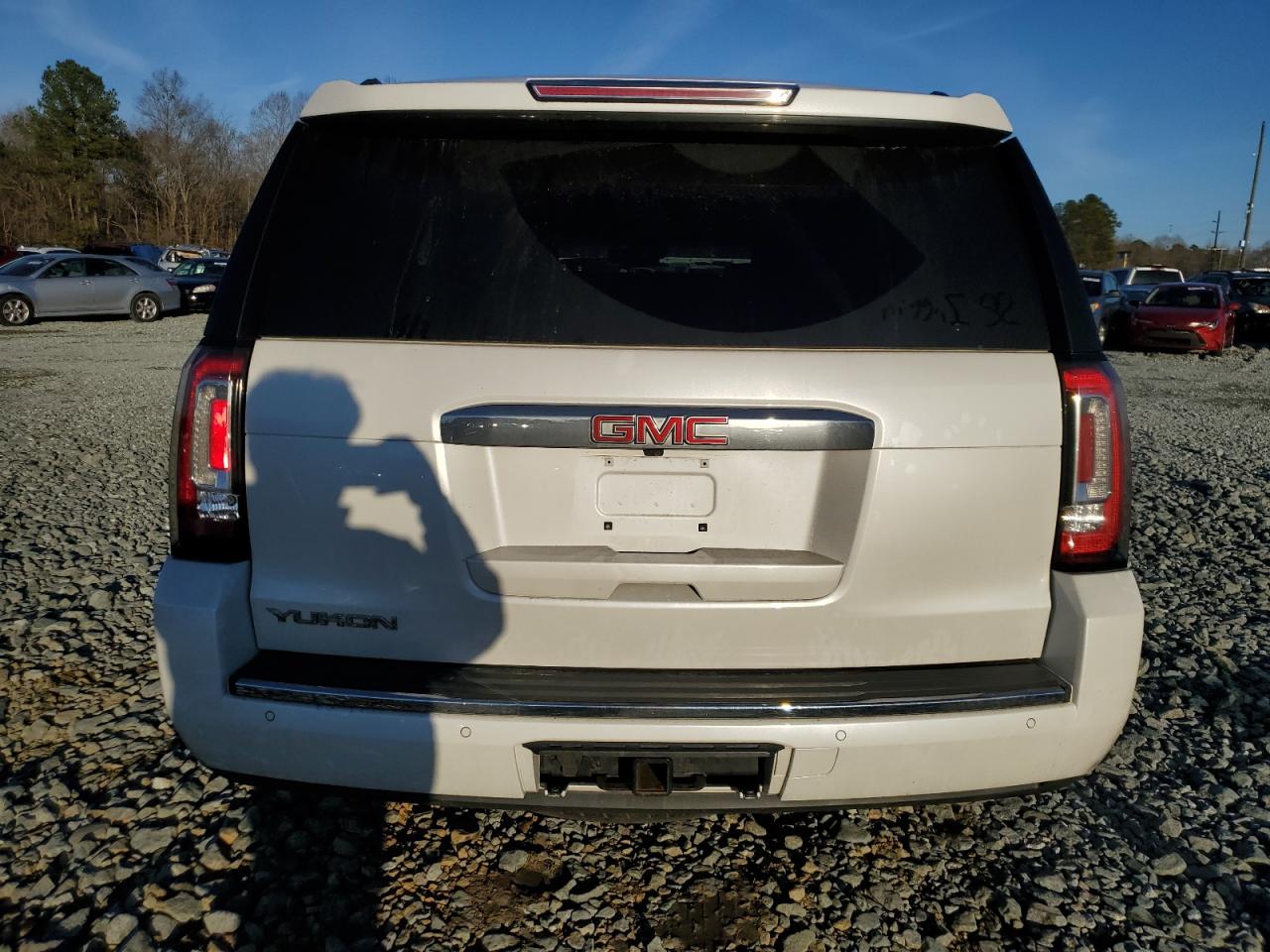 2016 GMC Yukon - Image 6
