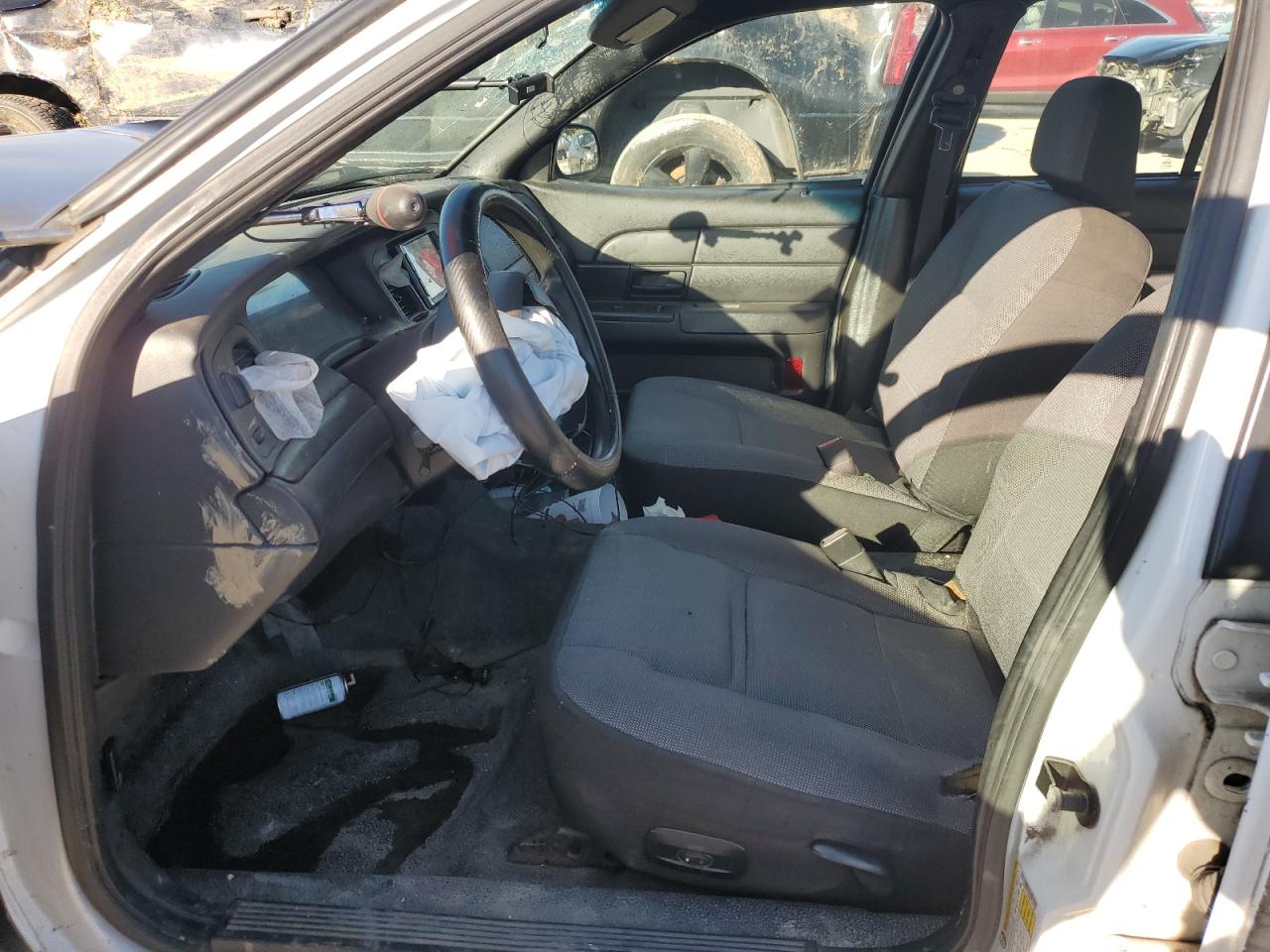 2008 Ford Crown Victoria - Image 7