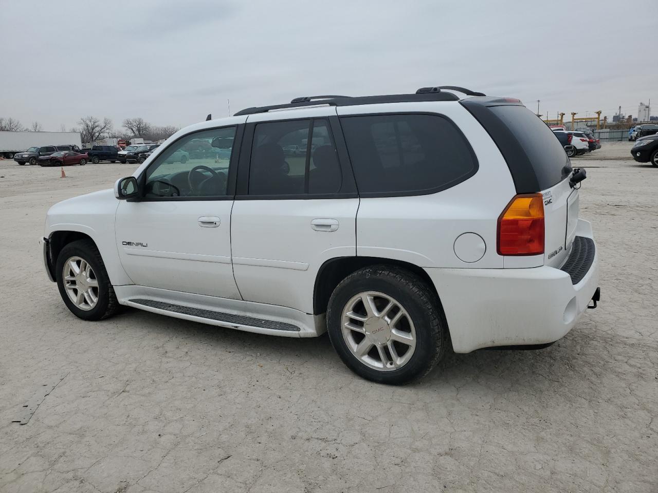 2008 GMC Envoy - Image 2