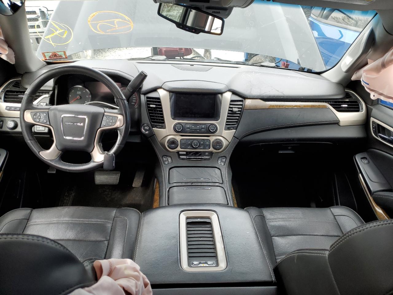 2016 GMC Yukon - Image 8
