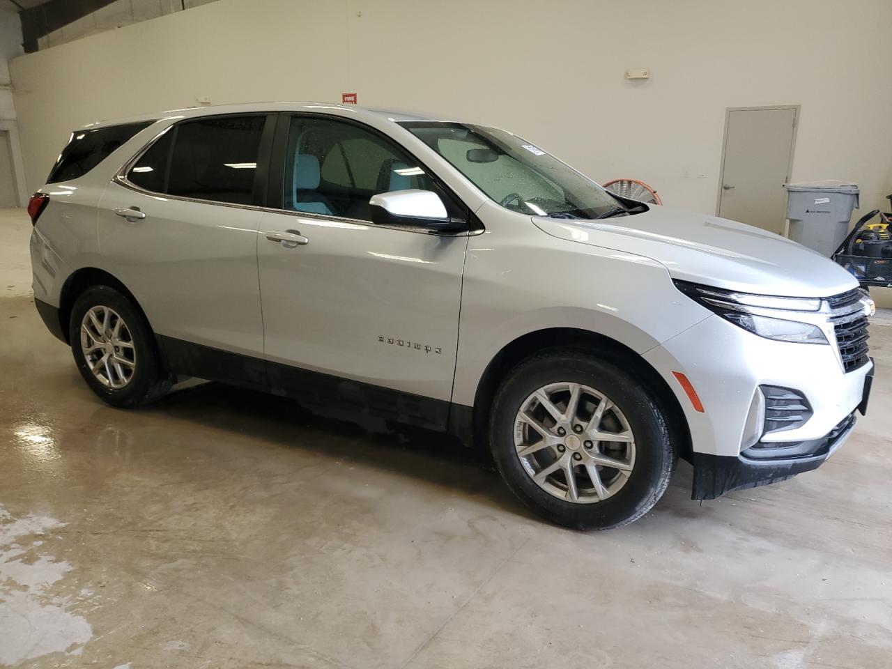 2022 Chevrolet Equinox - Image 4