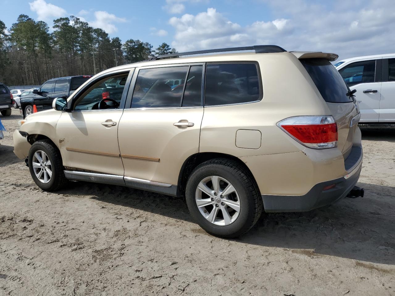 2011 Toyota Highlander - Image 2