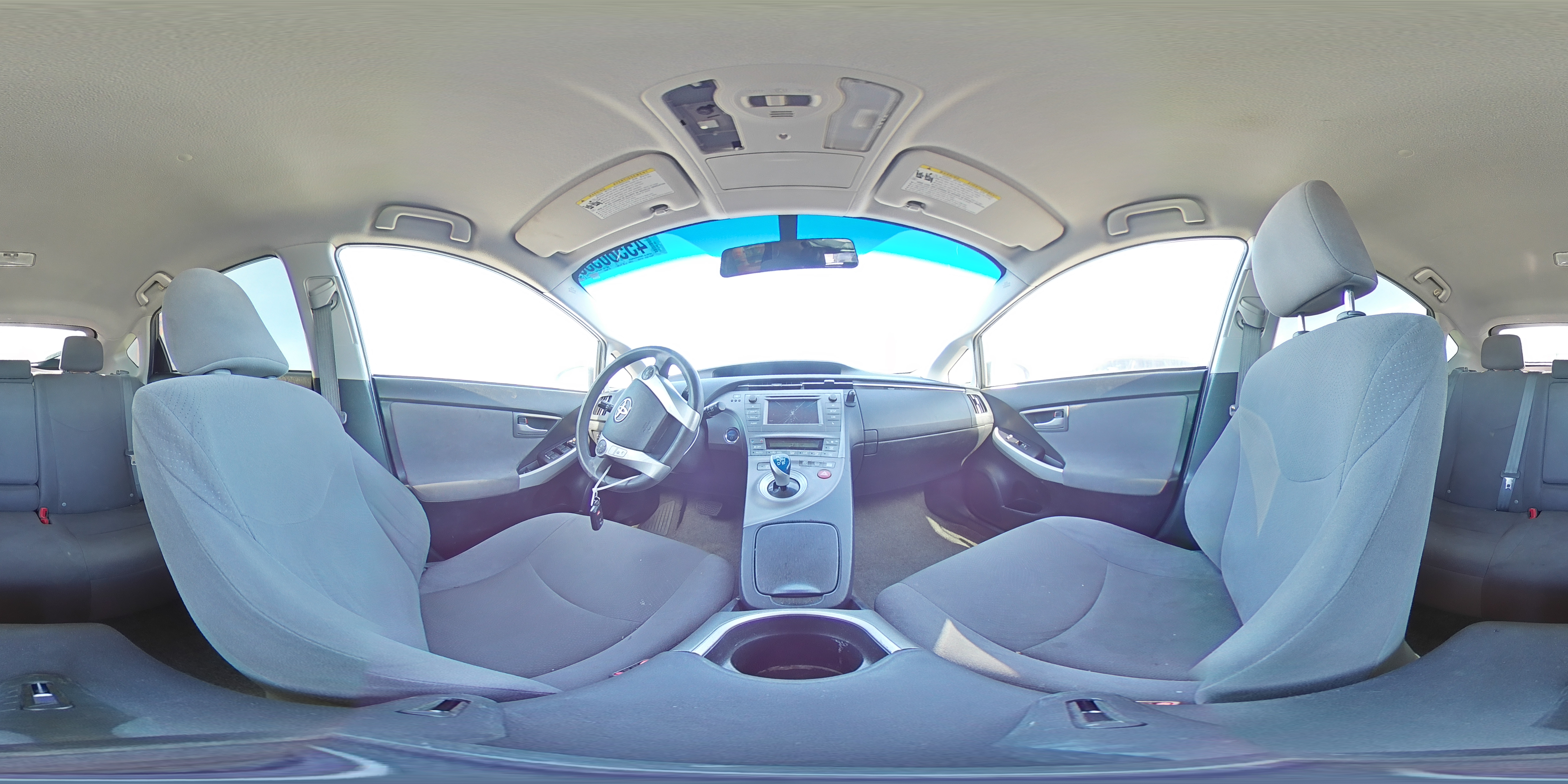 2013 Toyota Prius - Image 12