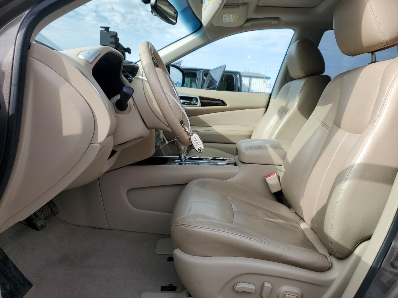 2014 Nissan Pathfinder - Image 7