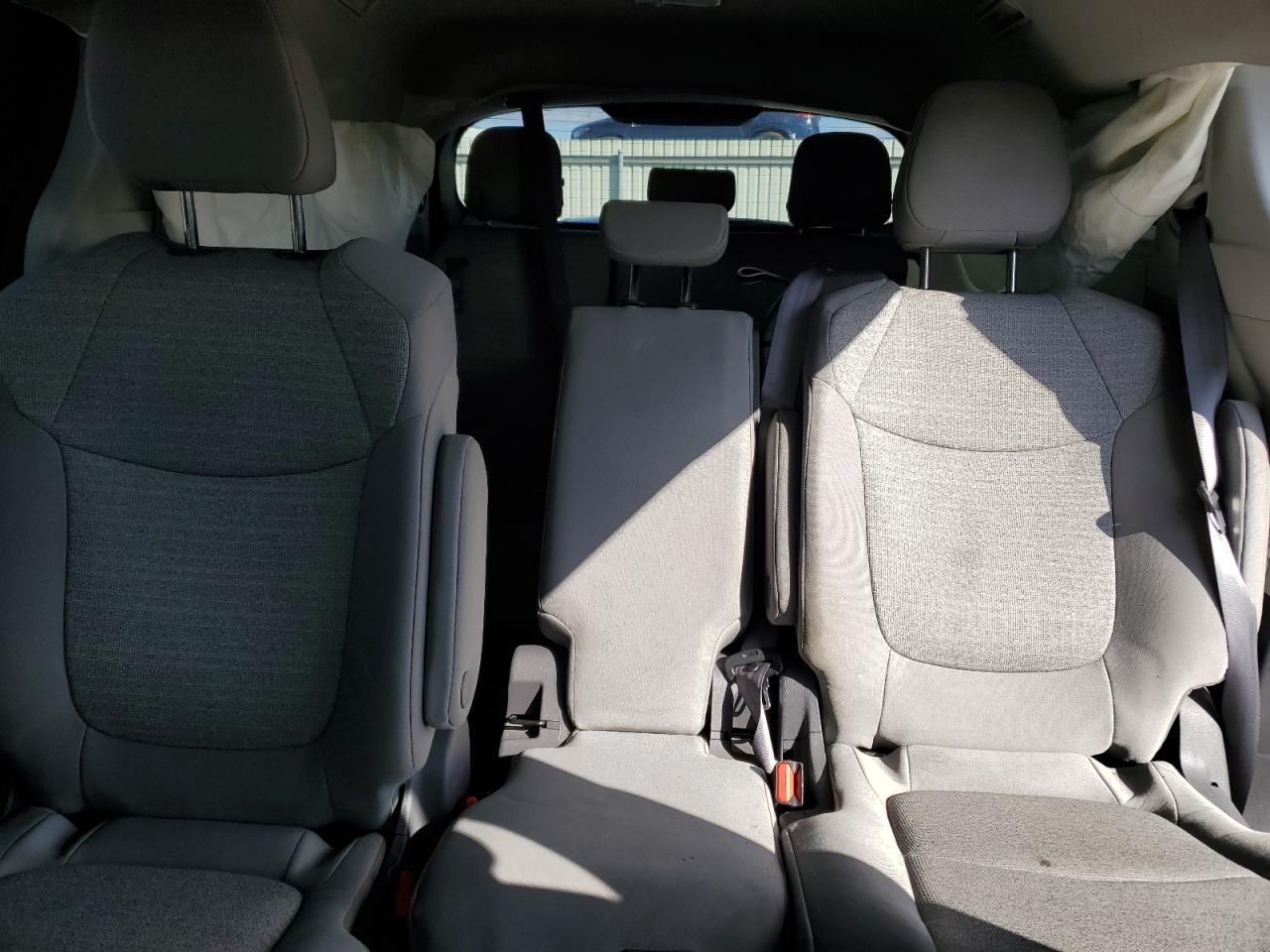 2021 Toyota Sienna - Image 10