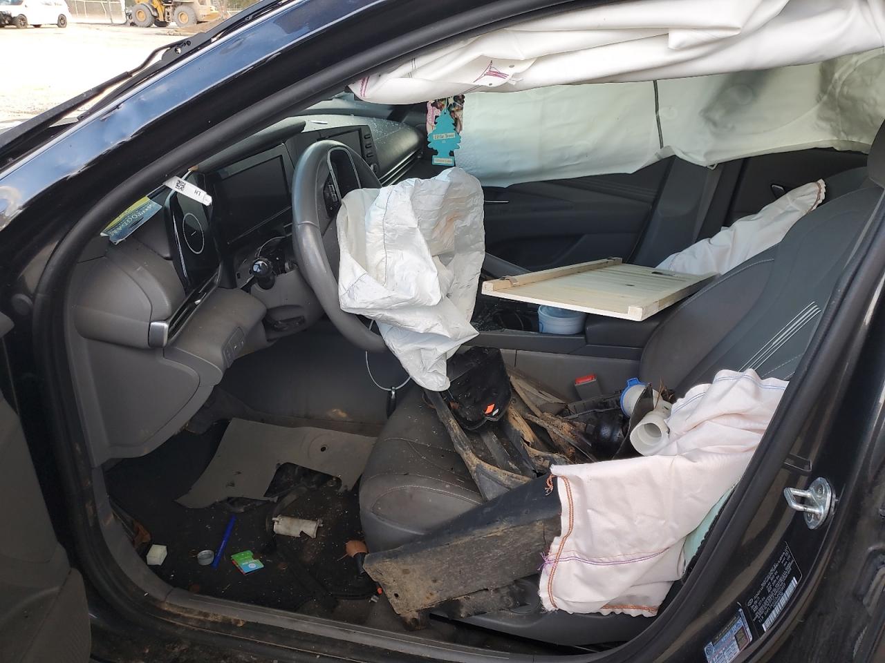 2021 Hyundai Elantra - Image 7