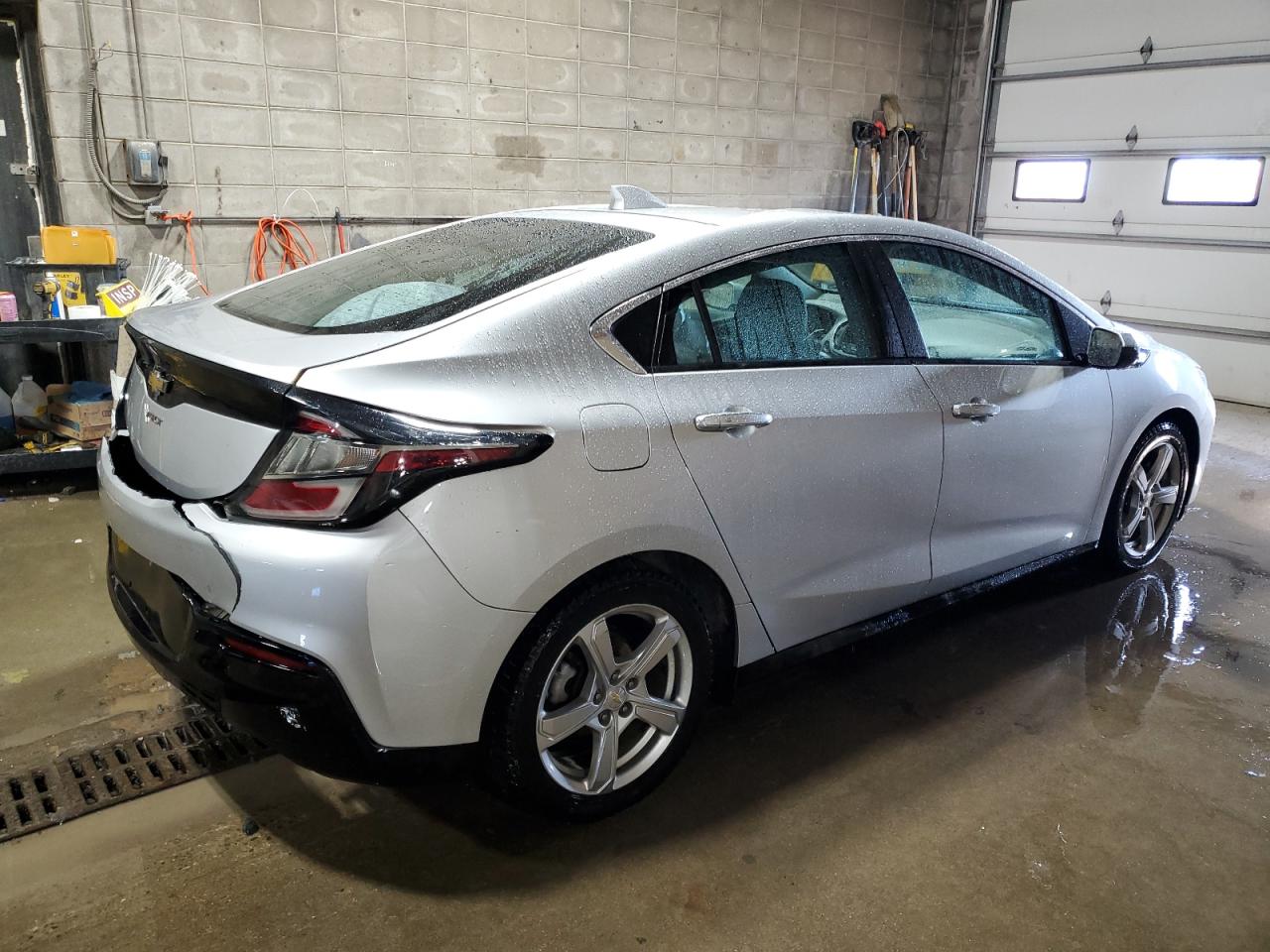 2016 Chevrolet Volt - Image 3