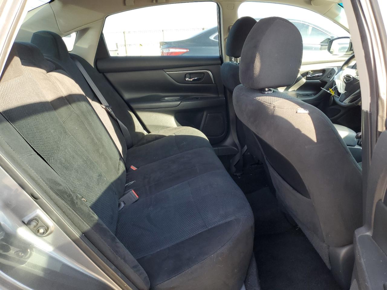 2015 Nissan Altima - Image 10