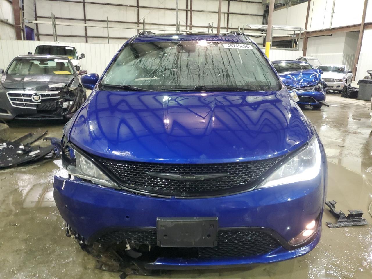 2019 Chrysler Pacifica - Image 5