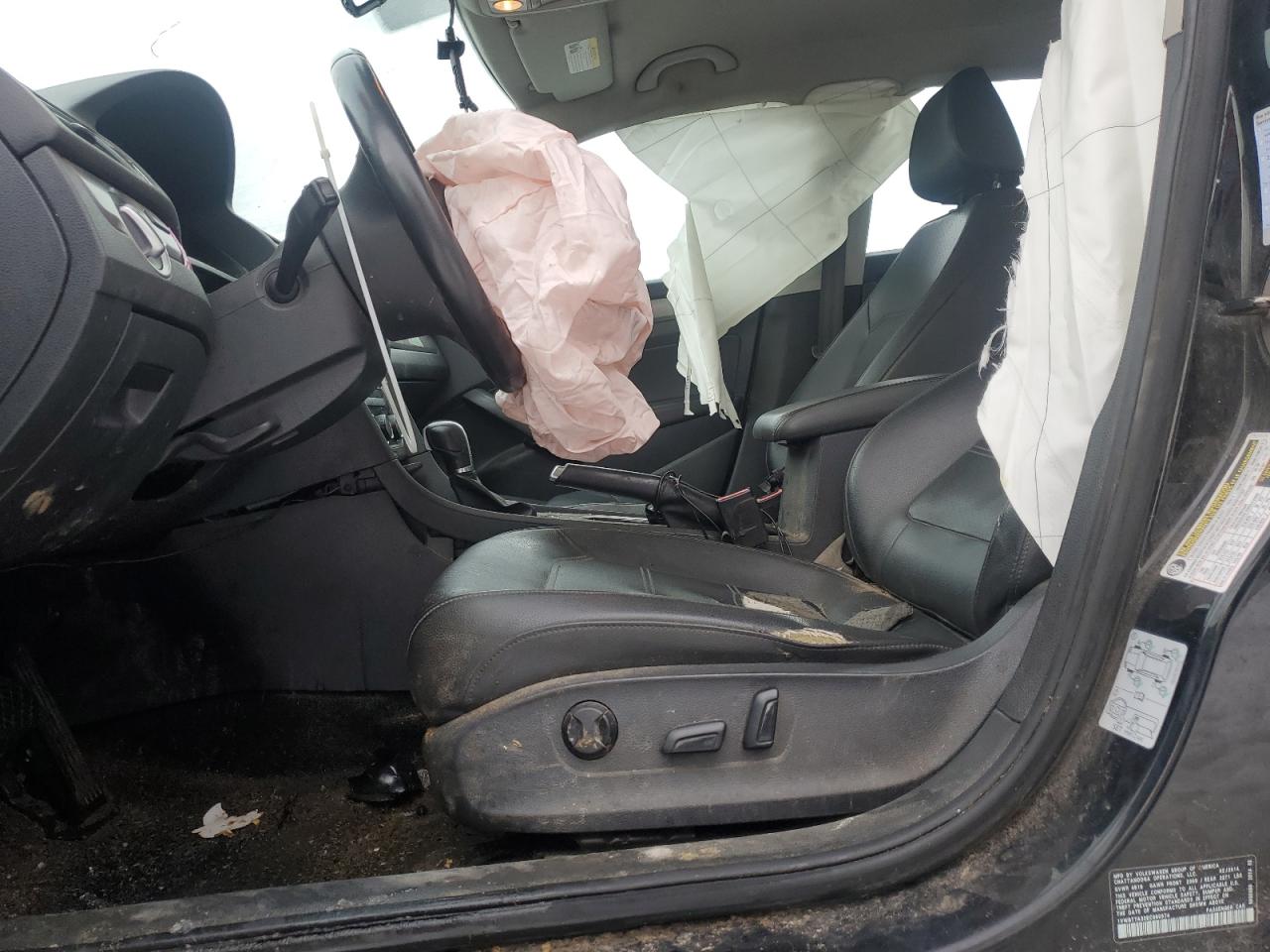 2014 Volkswagen Passat - Image 7