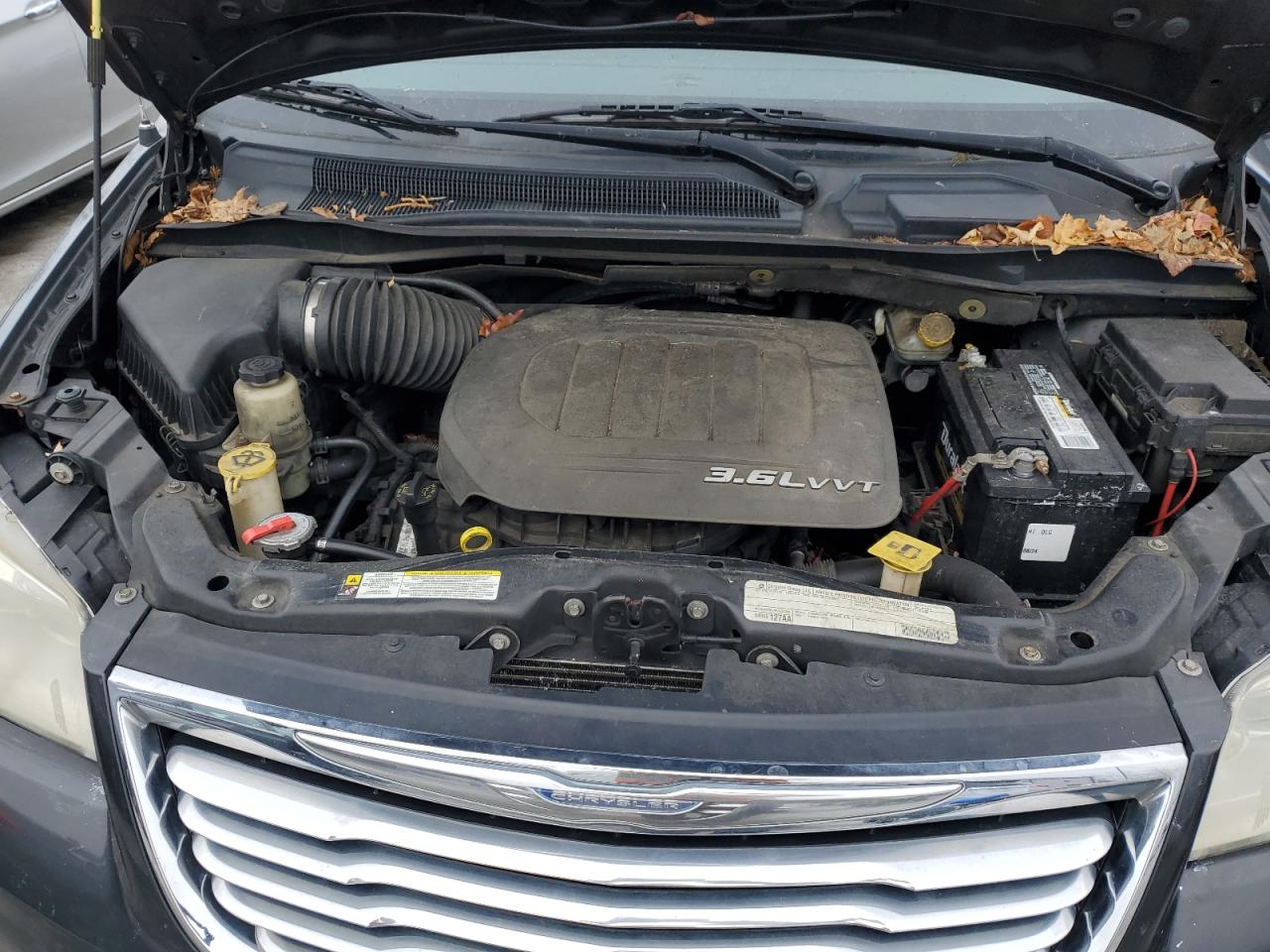 2011 Chrysler Town & Country - Image 12