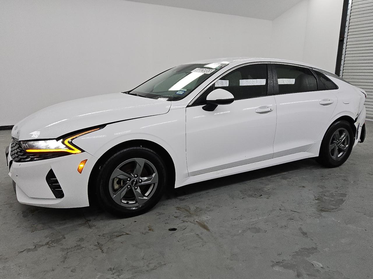 2022 Kia K5 - Image 1