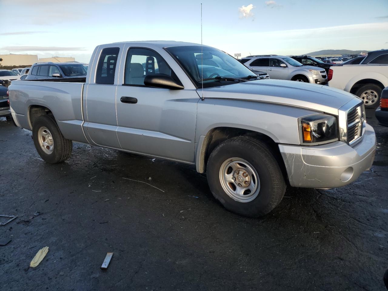 2006 Dodge Dakota - Image 4