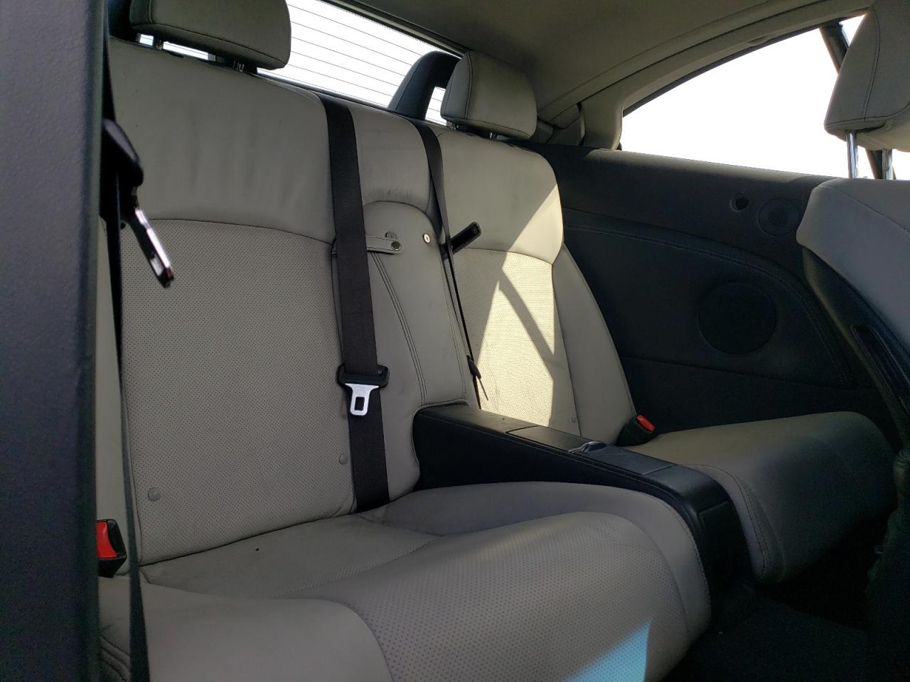 2014 Lexus IS - Image 11