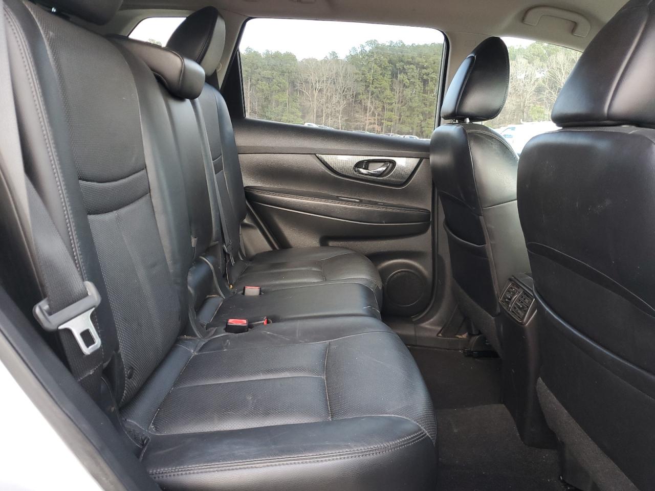 2015 Nissan Rogue - Image 11