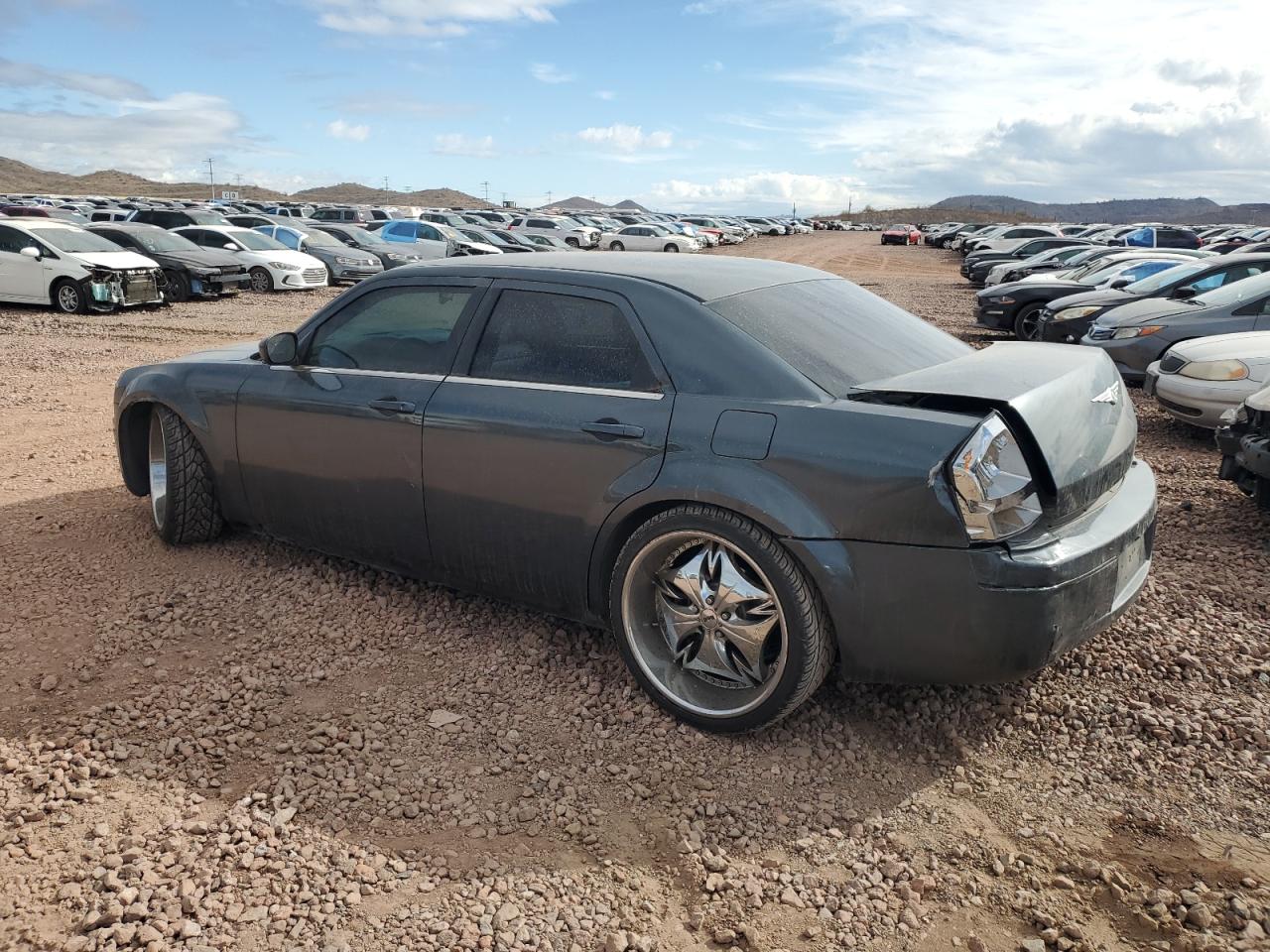 2005 Chrysler 300 - Image 2