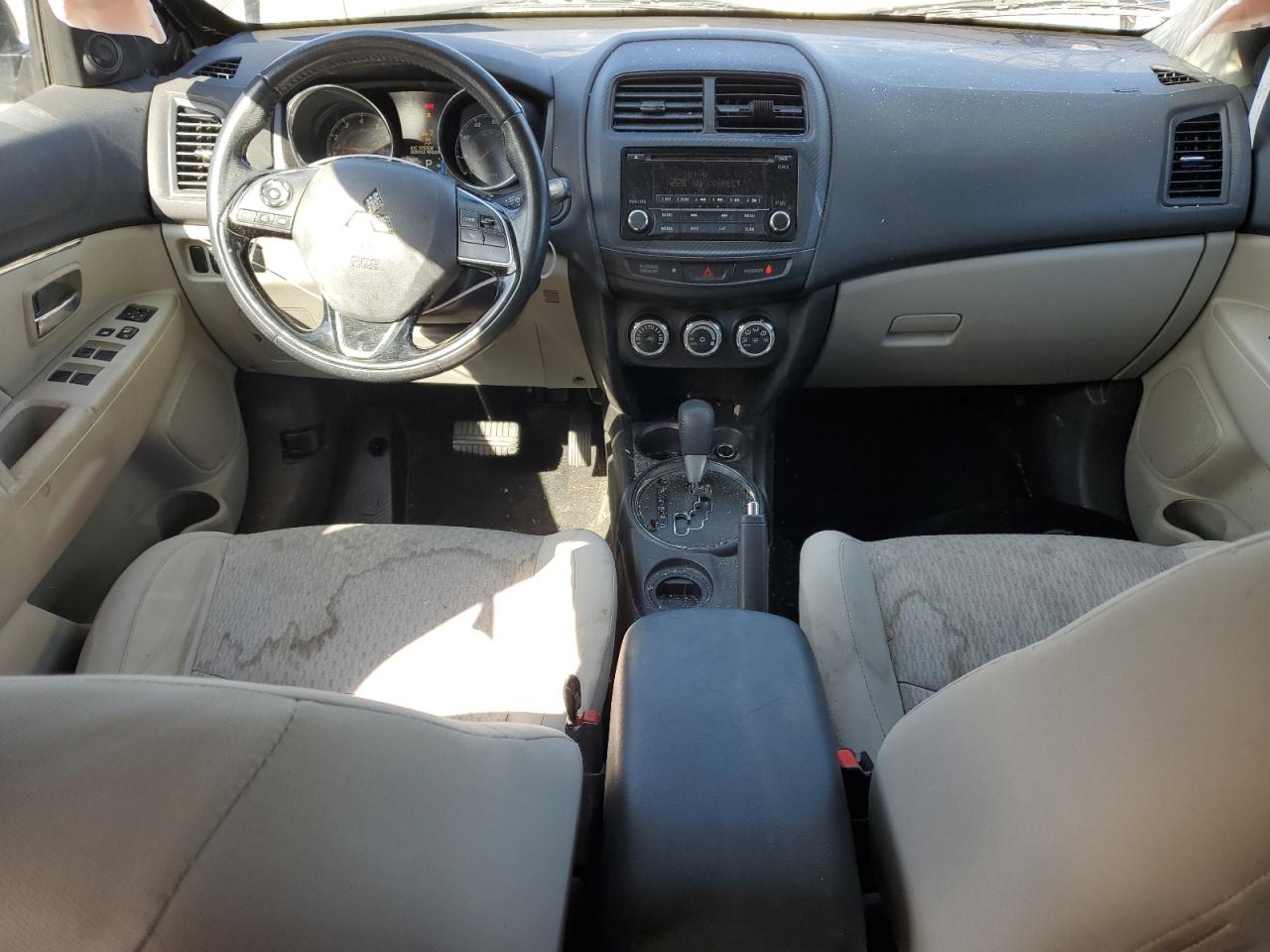 2017 Mitsubishi Outlander - Image 8