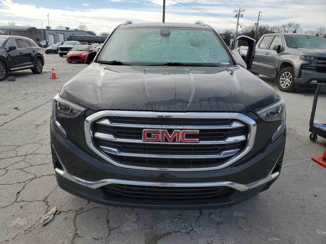 2020 GMC Terrain - Image 5