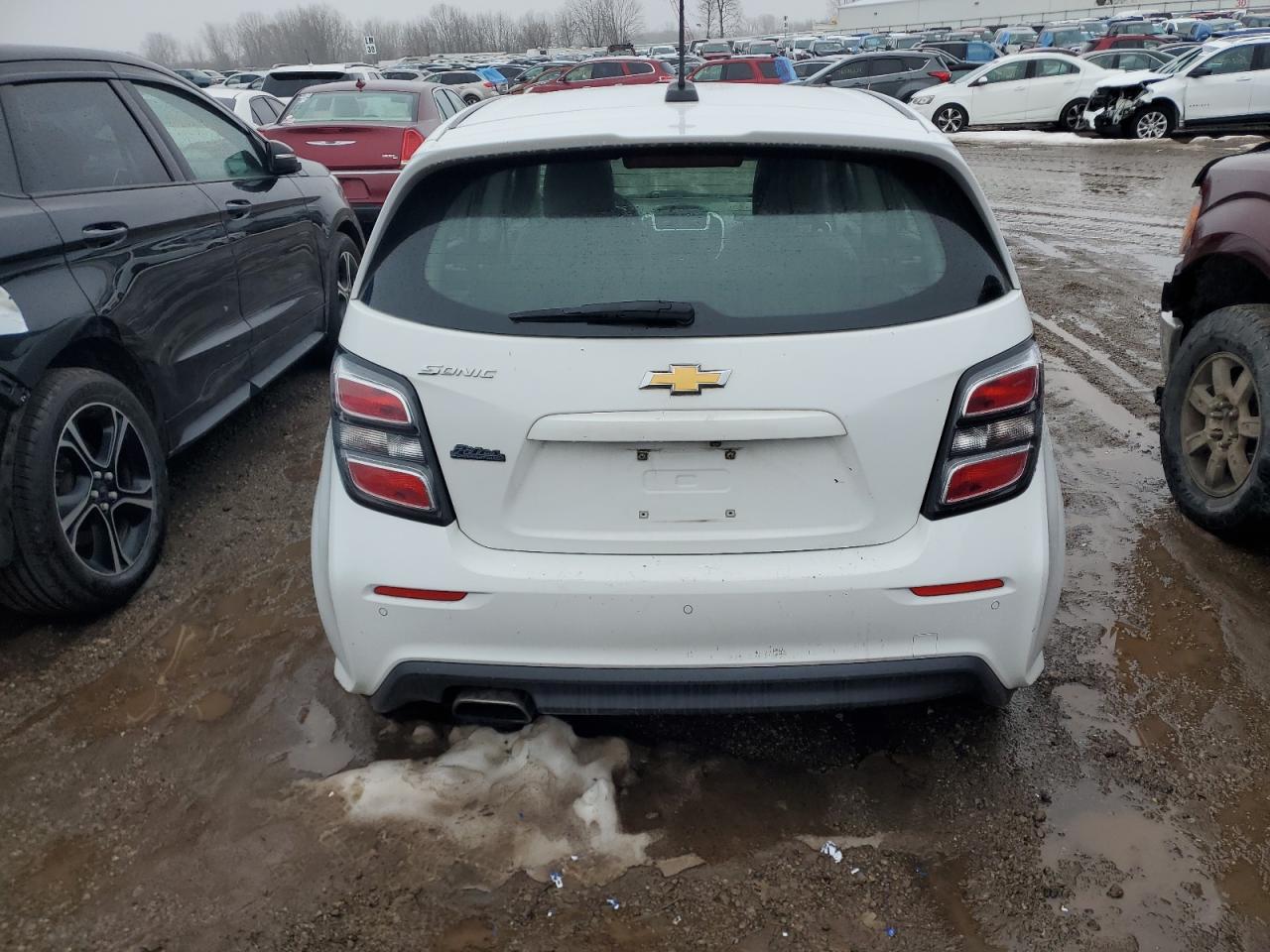 2020 Chevrolet Sonic - Image 6