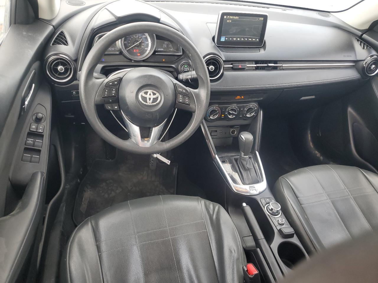 2017 Toyota Yaris - Image 8