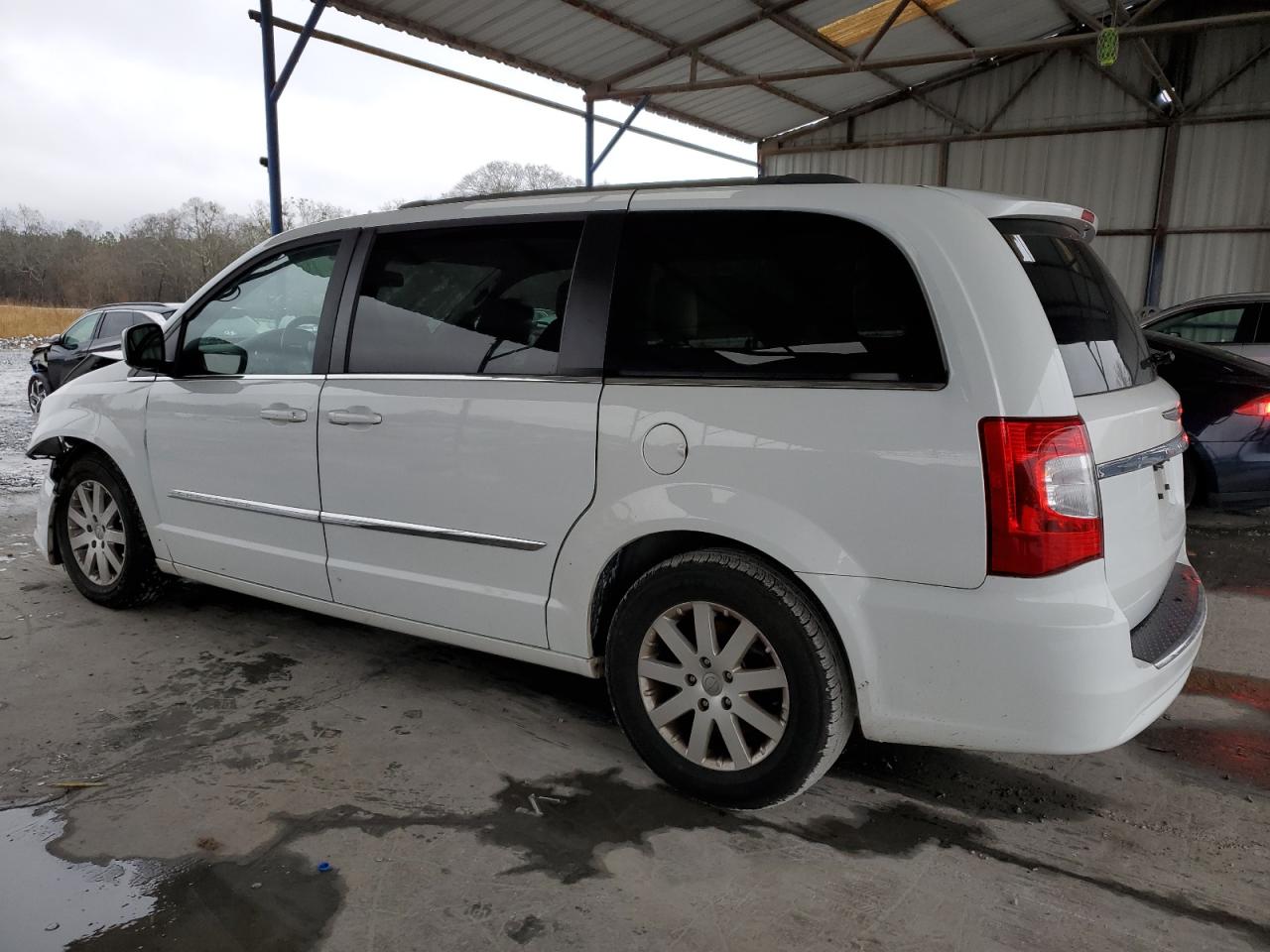 2015 Chrysler Town & Country - Image 2