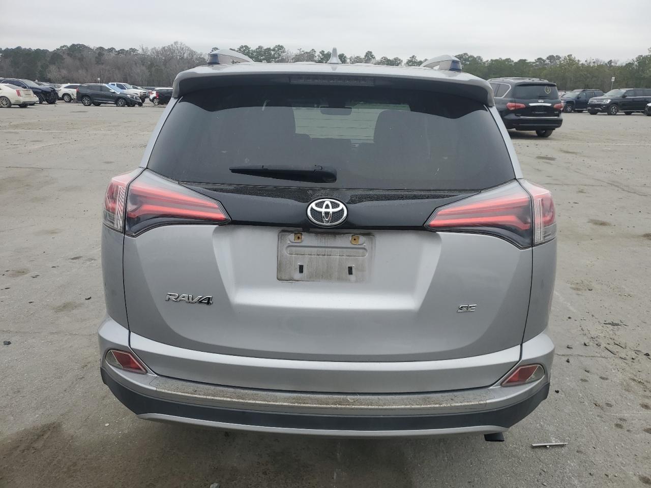 2018 Toyota RAV 4 - Image 6