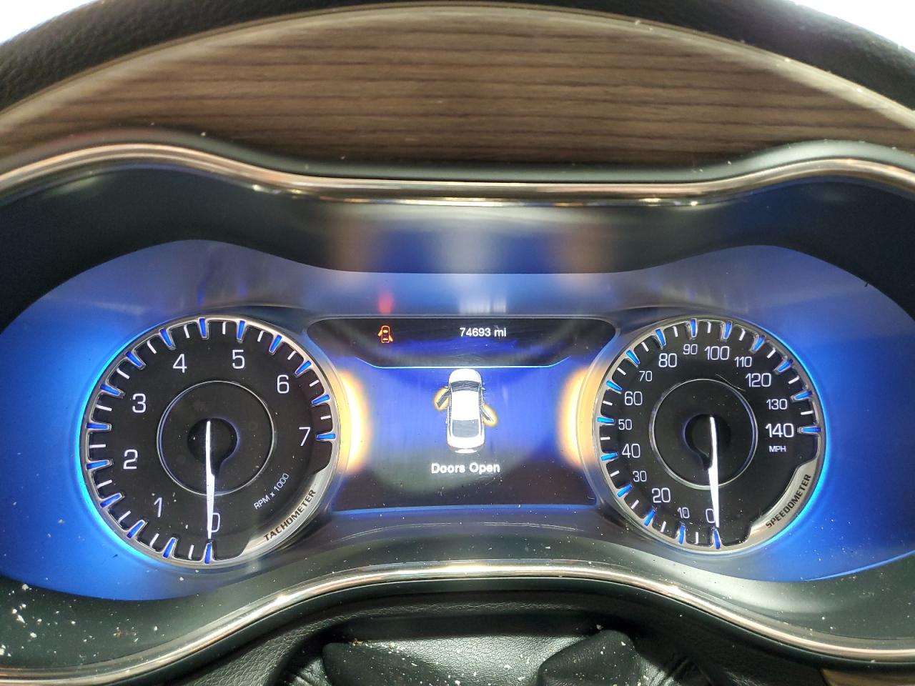 2015 Chrysler 200 - Image 9