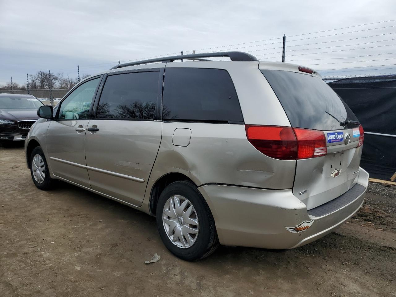 2005 Toyota Sienna - Image 2