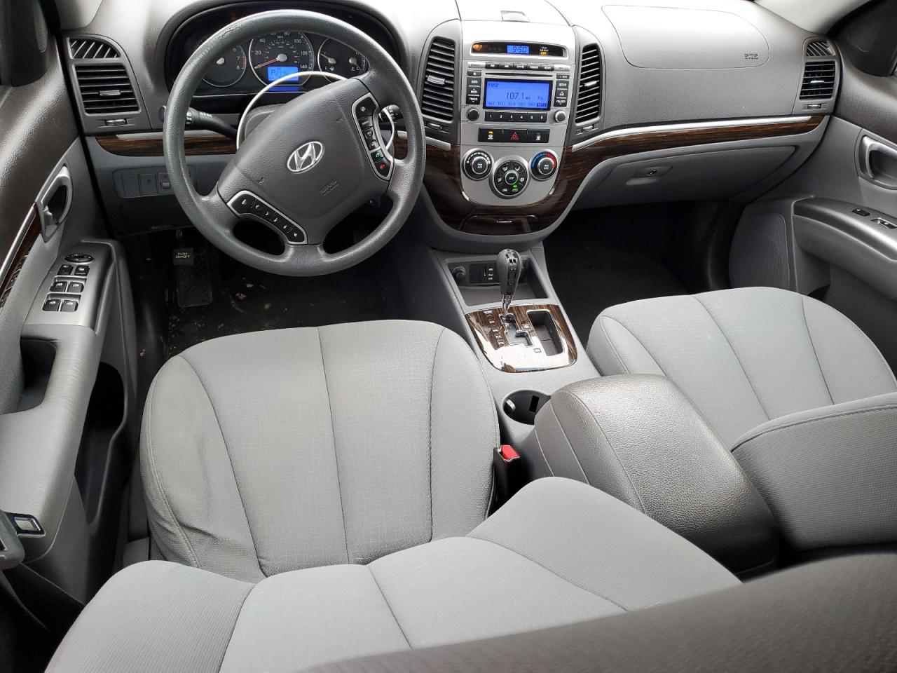 2011 Hyundai Santa Fe - Image 8