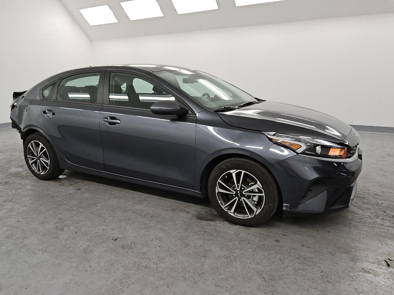 2024 Kia Forte - Image 4