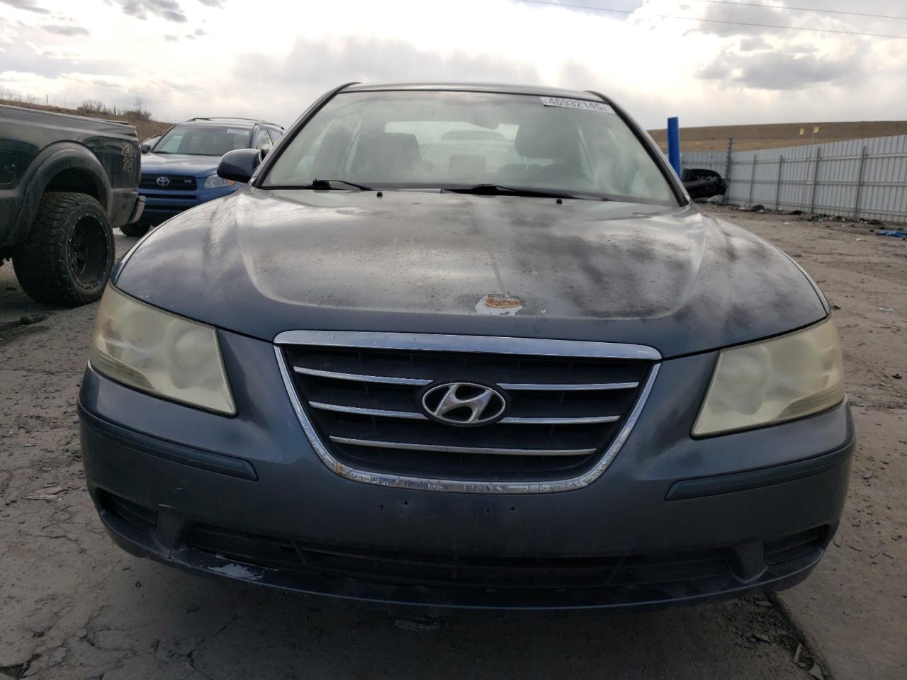 2010 Hyundai Sonata - Image 5