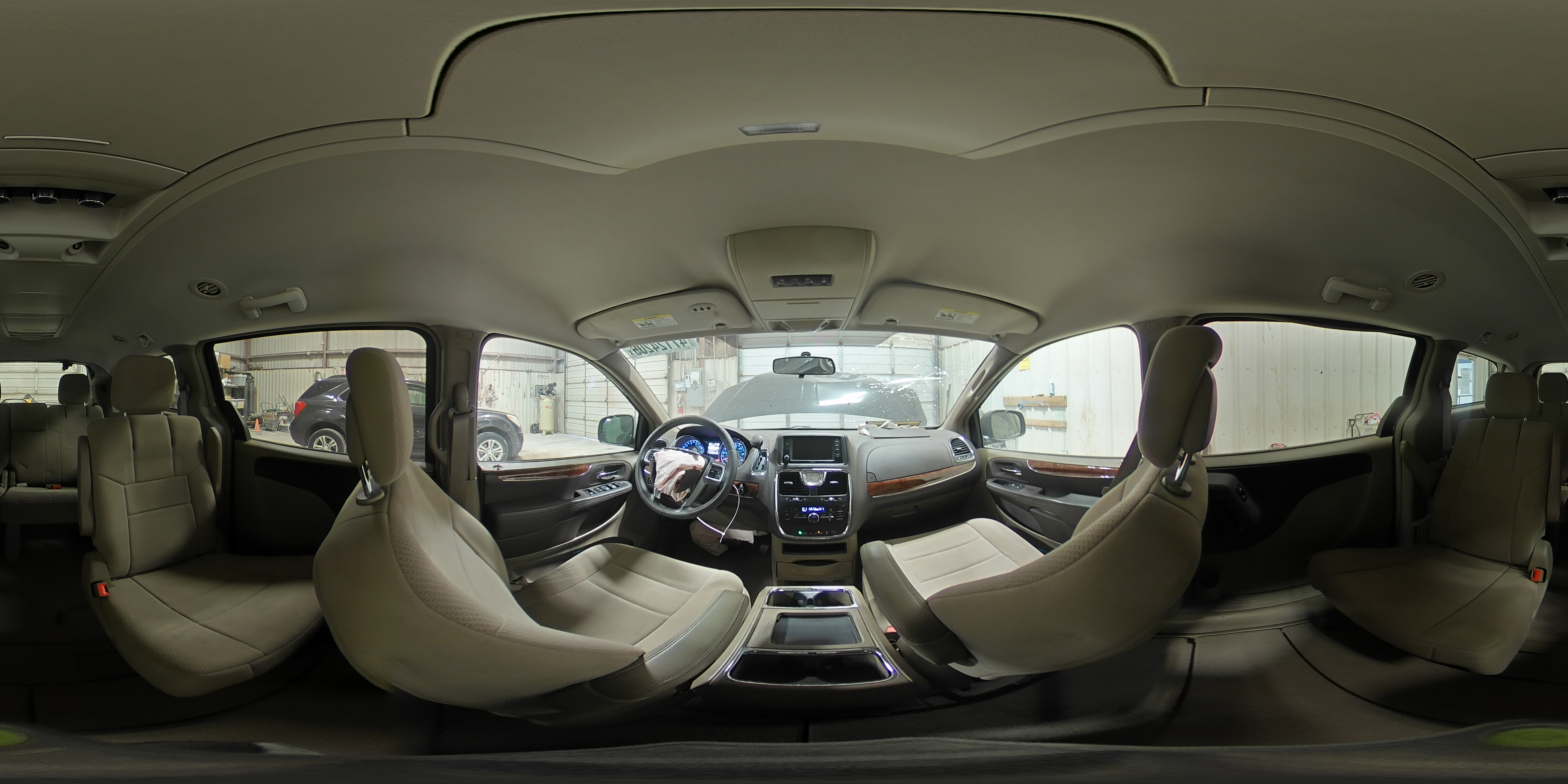 2011 Chrysler Town & Country - Image 14