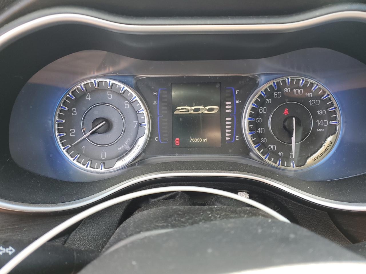 2015 Chrysler 200 - Image 9