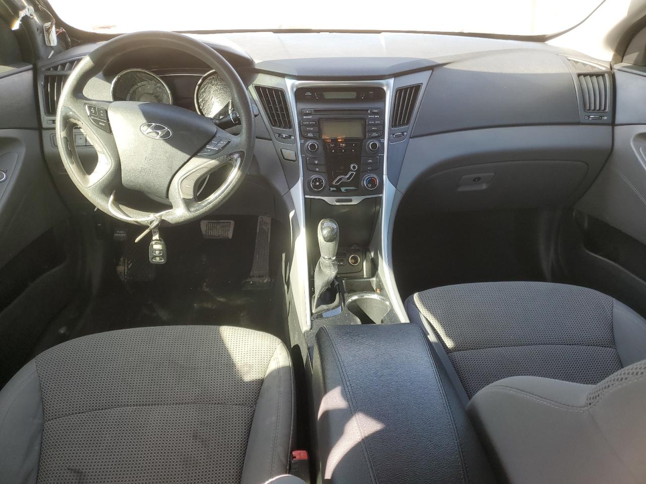 2013 Hyundai Sonata - Image 8