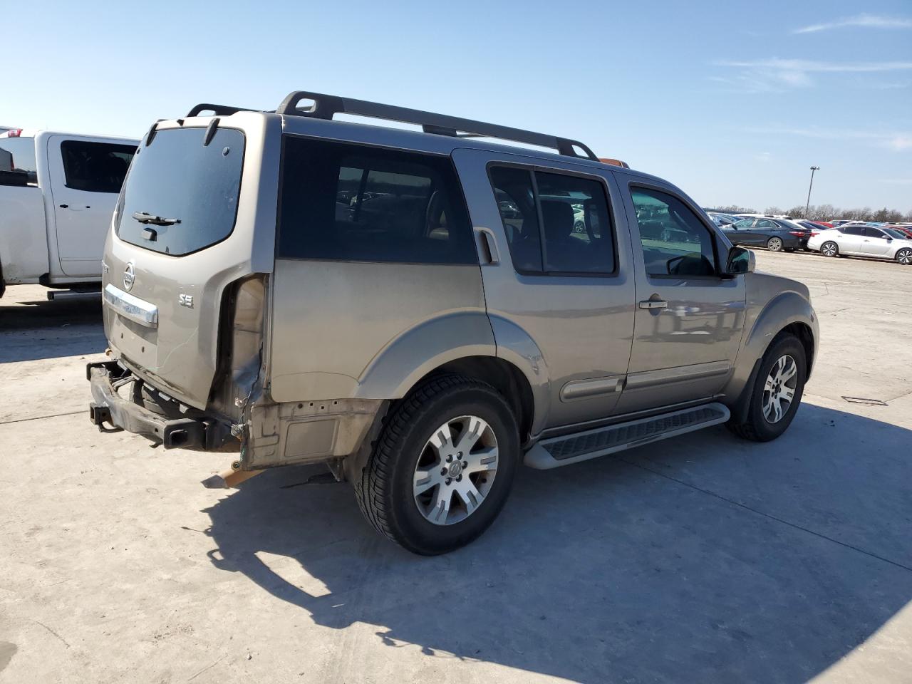 2009 Nissan Pathfinder - Image 3