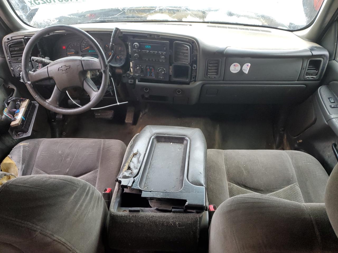 2005 Chevrolet Silverado - Image 8
