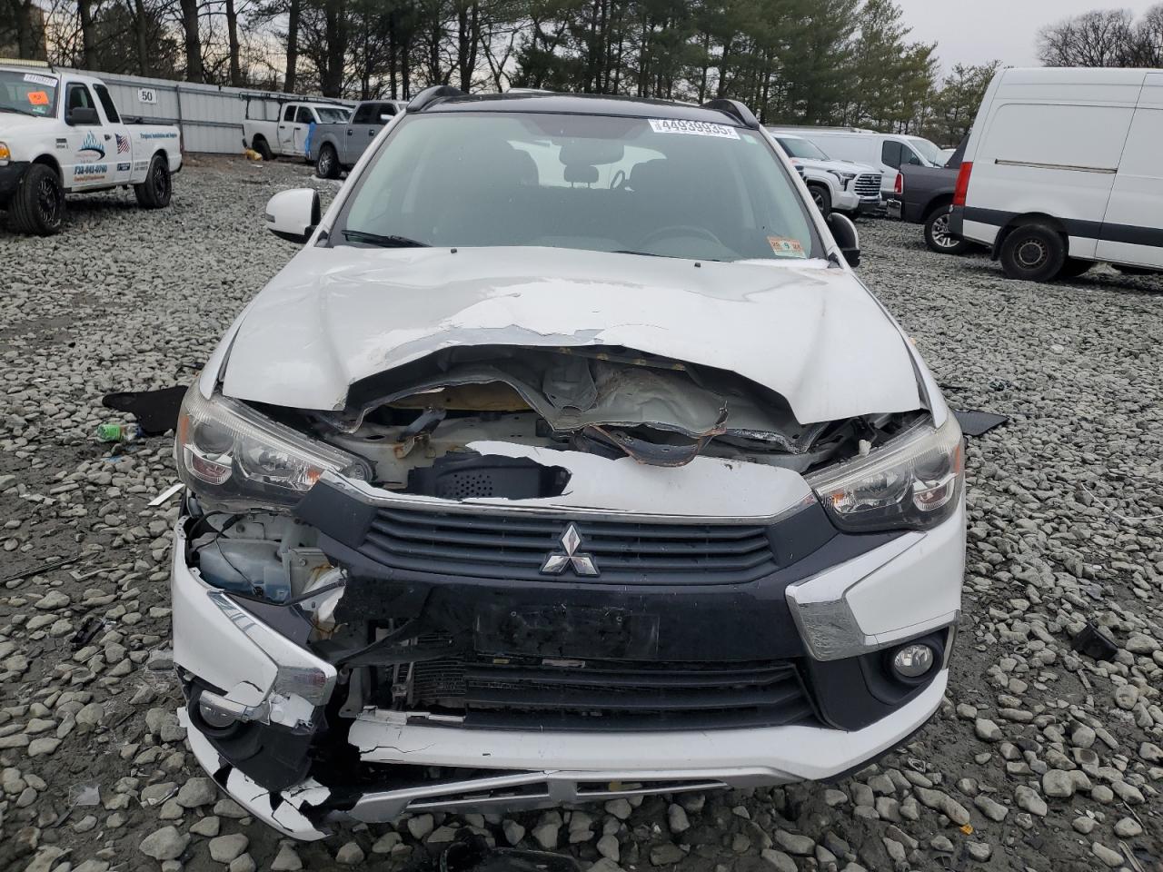 2017 Mitsubishi Outlander - Image 5