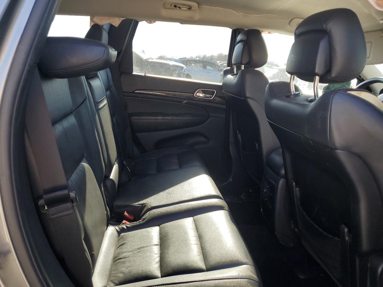 2012 Jeep Grand Cherokee - Image 11