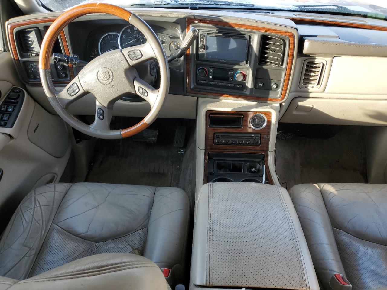 2003 Cadillac Escalade - Image 8