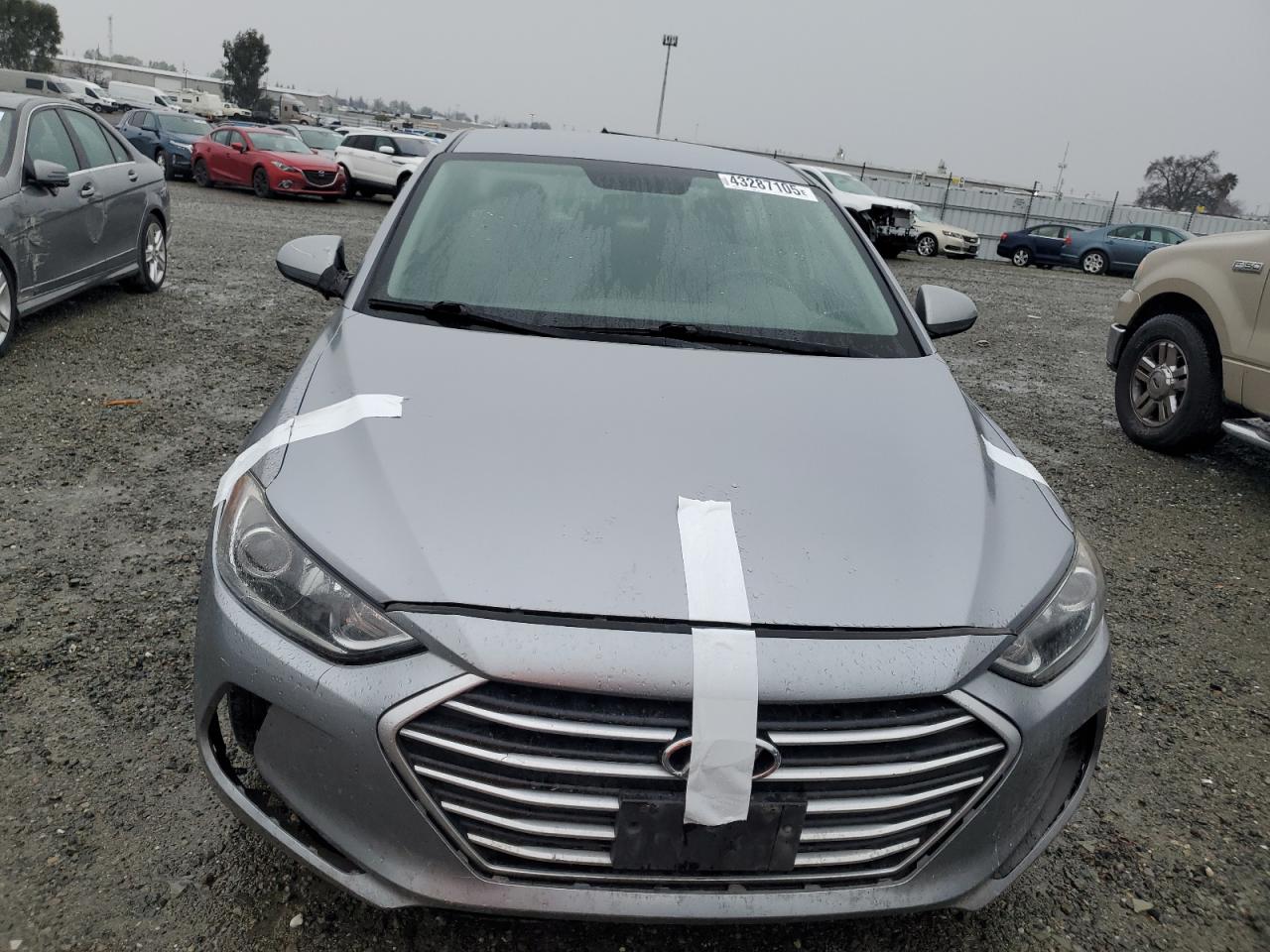 2017 Hyundai Elantra - Image 5