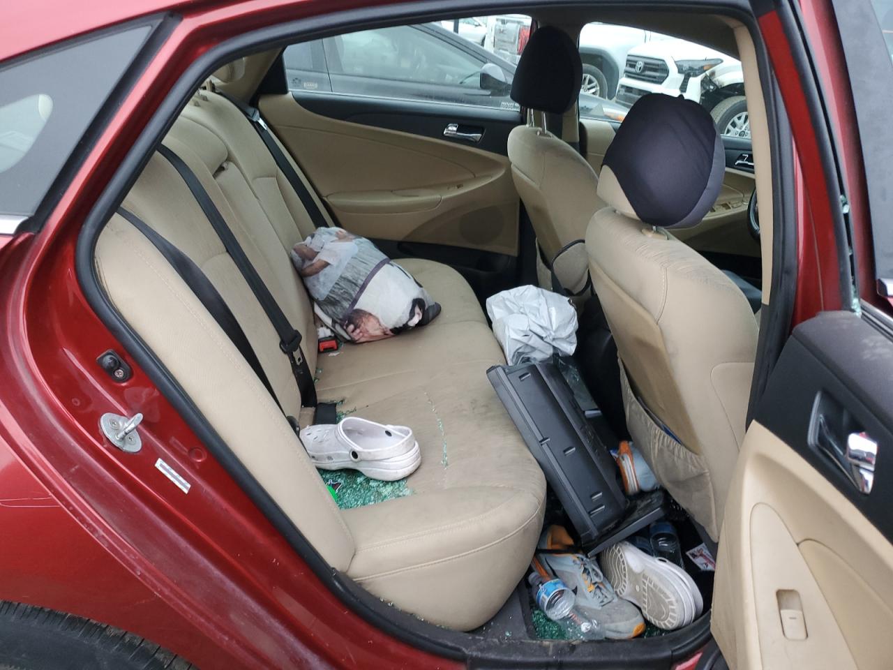 2011 Hyundai Sonata - Image 10